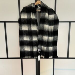 LOFT Plaid thick scarf. Black & white. NWT